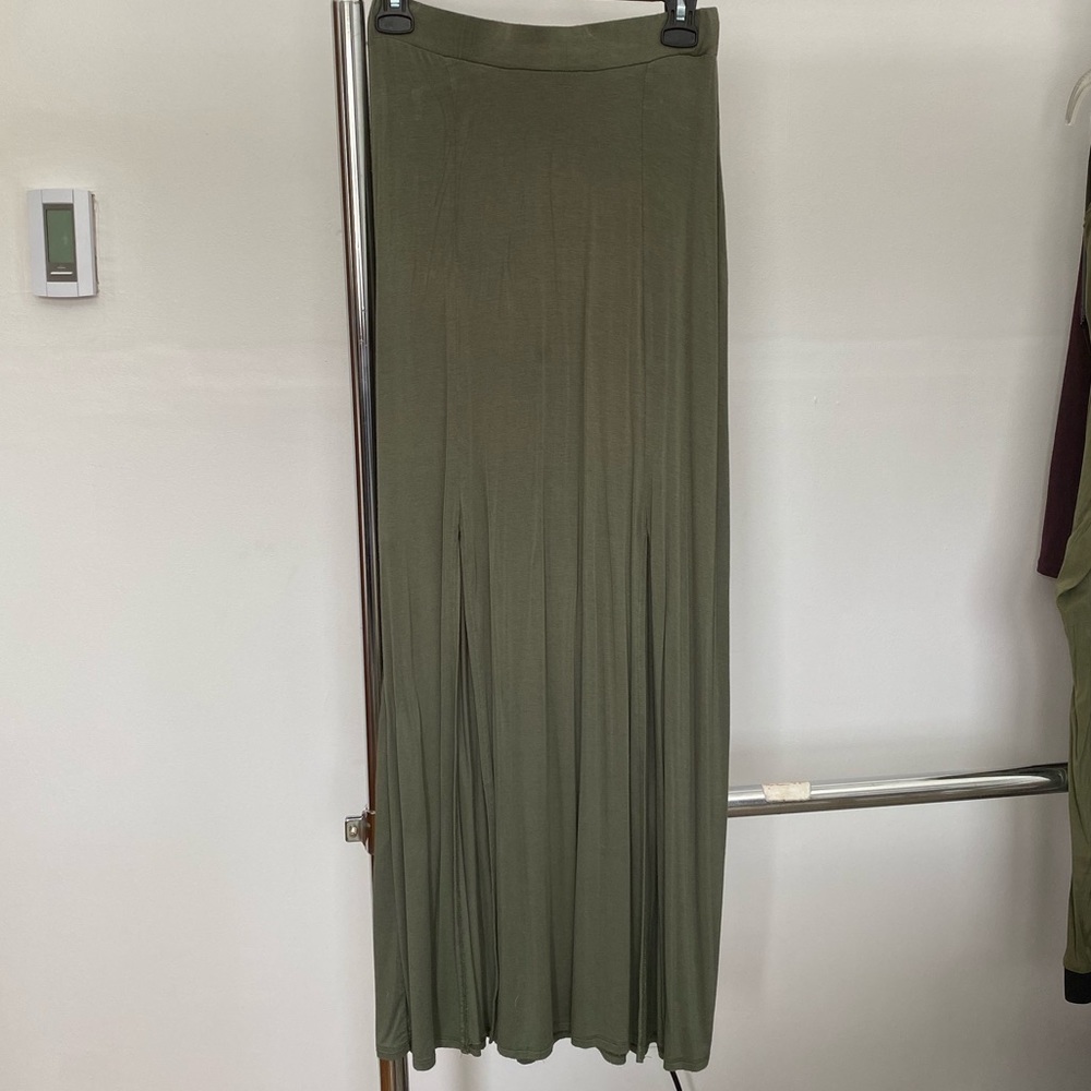 Double-slit maxi skirt